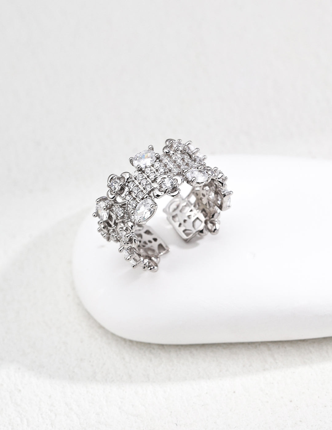 Elegant S925 Silver Ring with Cubic Zirconia