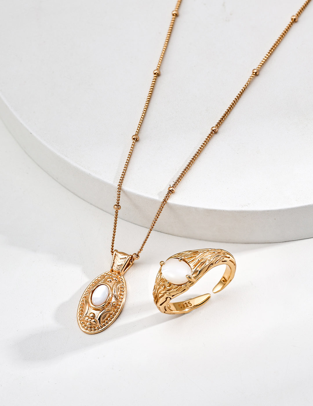 Vintage-Inspired S925 Sterling Silver Mother-of-Pearl Pendan