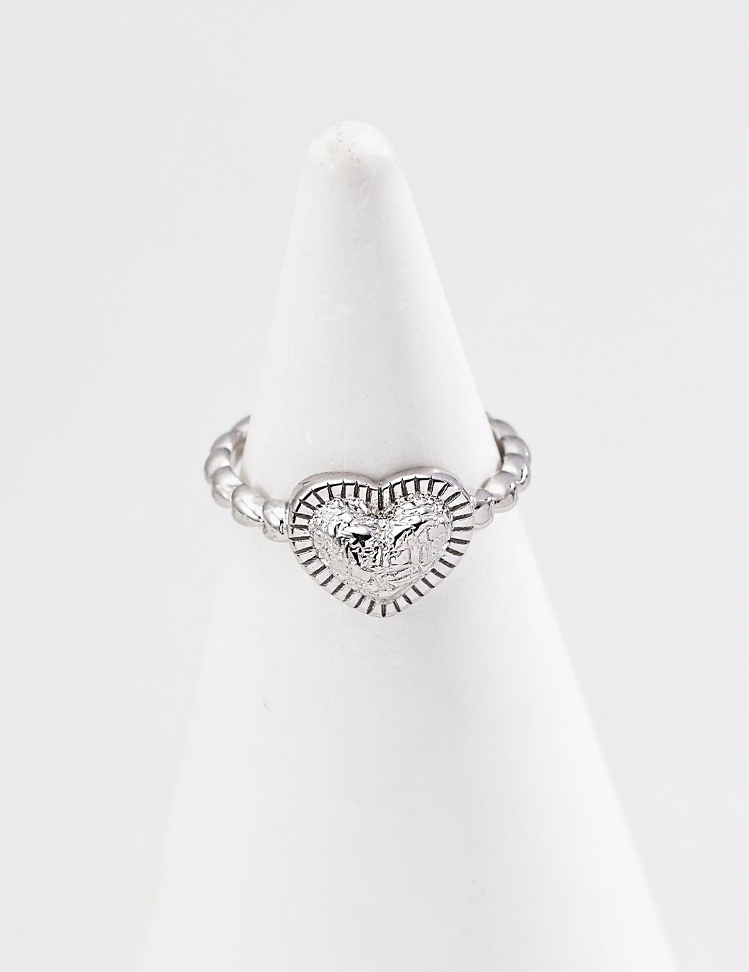 Vintage Heart Textured Ring – Where Retro Meets Modern Elegance