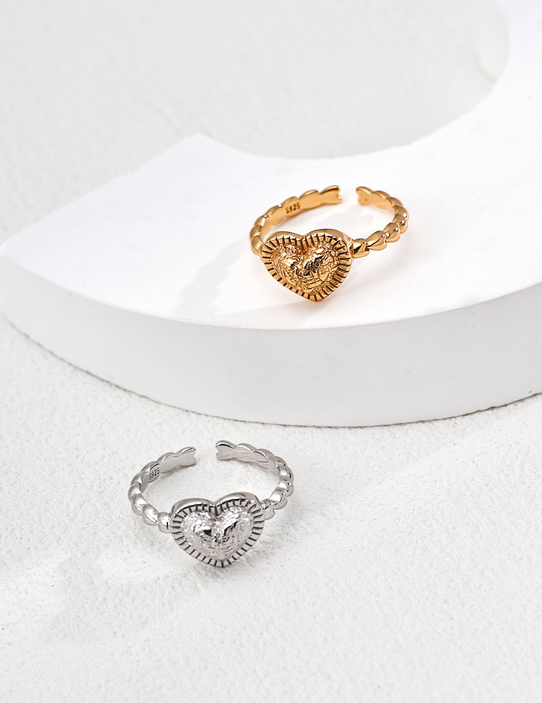 Vintage Heart Textured Ring – Where Retro Meets Modern Elegance