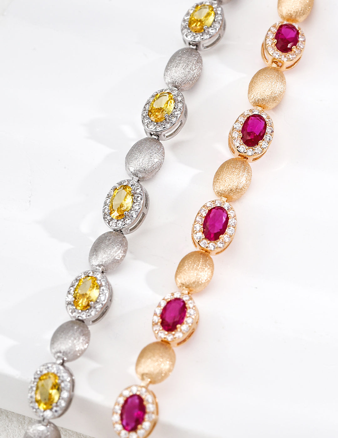 A blend of vintage craftsmanship and sparkling zirconia, radiating timeless elegance and refined beauty.