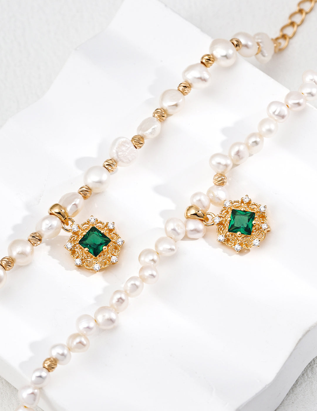 S925 Sterling Silver French Court-Style Necklace with Green Cubic Zirconia & Natural Pearls
