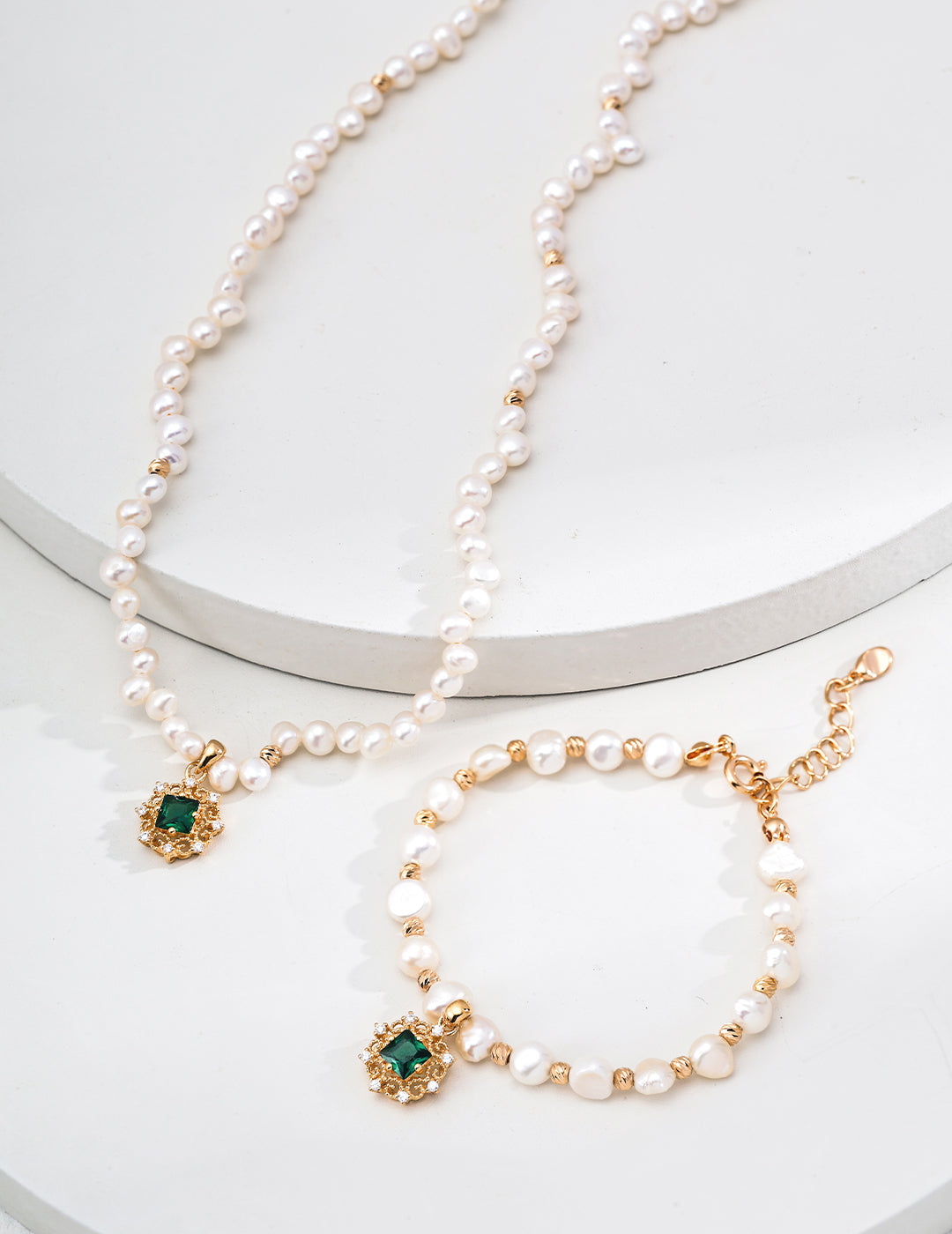 S925 Sterling Silver French Court-Style Necklace with Green Cubic Zirconia & Natural Pearls