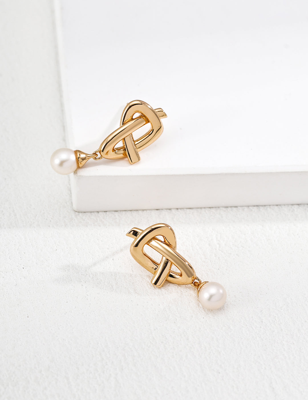 Minimalist Natural Pearl Earrings in S925 Silver