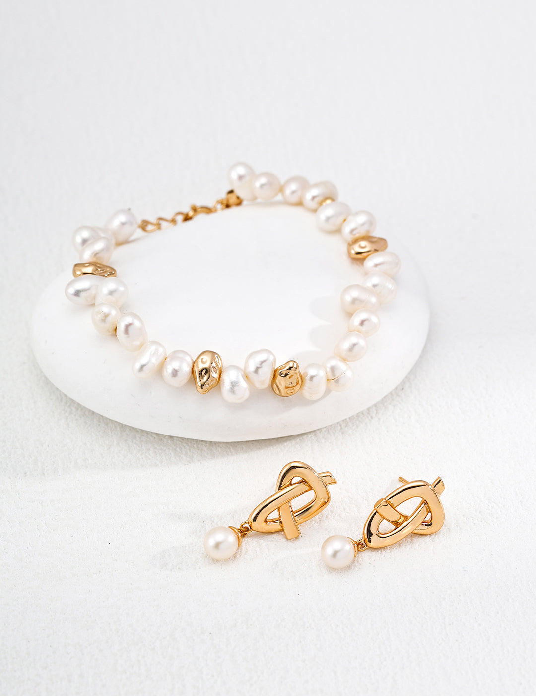 Minimalist Natural Pearl Earrings in S925 Silver